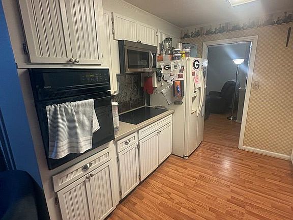 4th image of 2124 Gornto Rd