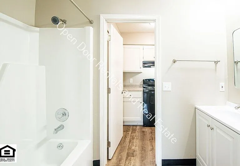 303 Autumn Hills Dr — Photo 8
