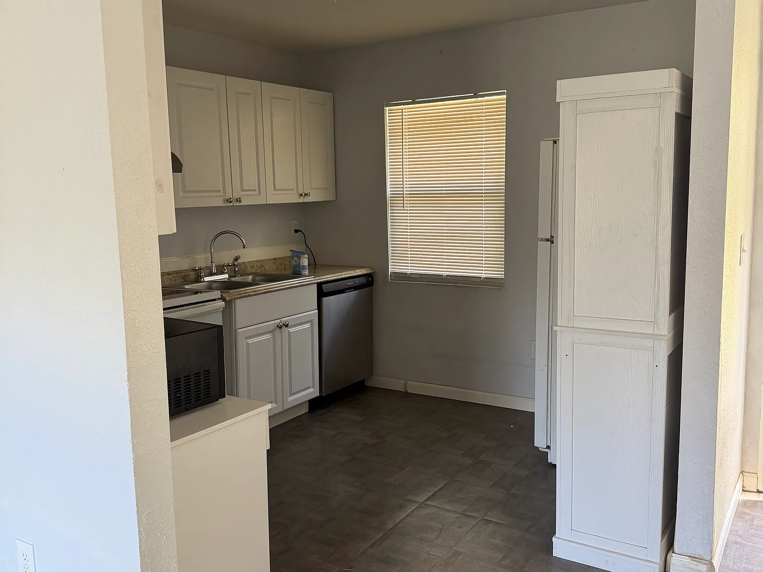 782 Gardenview — Photo 3