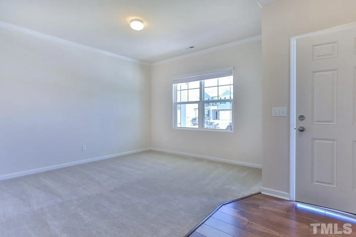 8044 Remington Heights Drive — Photo 3