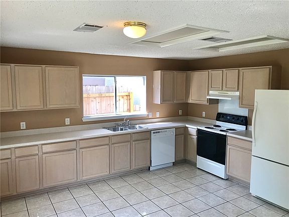 3rd image of 2516 Stapleford Dr