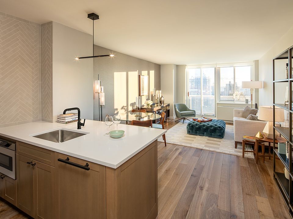 1st image of 560 W 43rd St APT 29A
