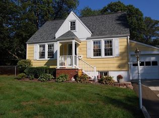 93 Grove St, Waldwick, NJ 07463