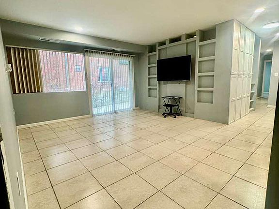 2nd image of 9278 Adelphi Rd APT 103