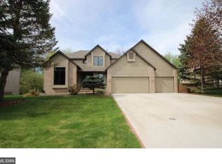 3904 Stonebridge Dr N, Eagan, MN 55123