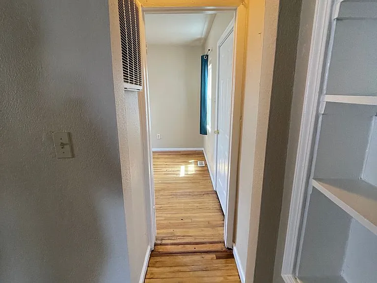 213 W Illinois Ave #A — Photo 3