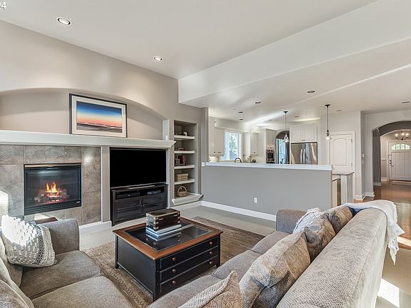 3rd image of 18387 SW Santoro Dr