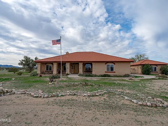 3rd image of 1516 S 547TH Avenue