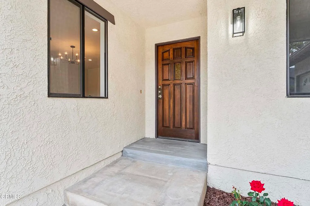 3 bed, 2.0 bath, 1790 sqft, $4,300 — Photo 2