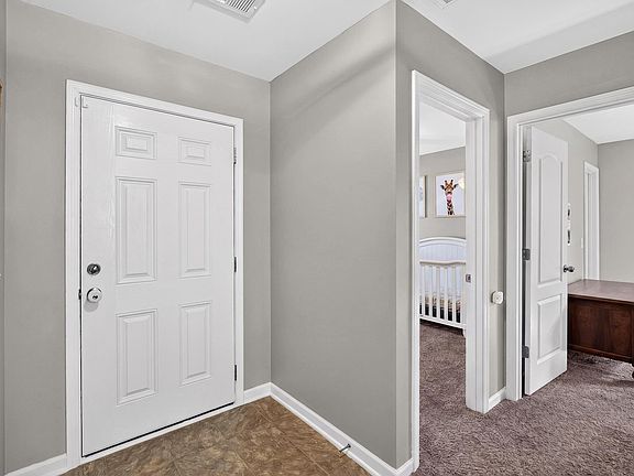 5th image of 132 Caledonia Dr