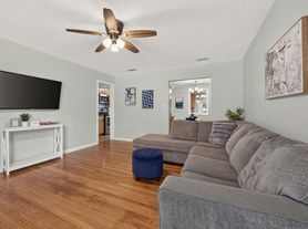 8633 Emerald Isle Cir S, Jacksonville, FL