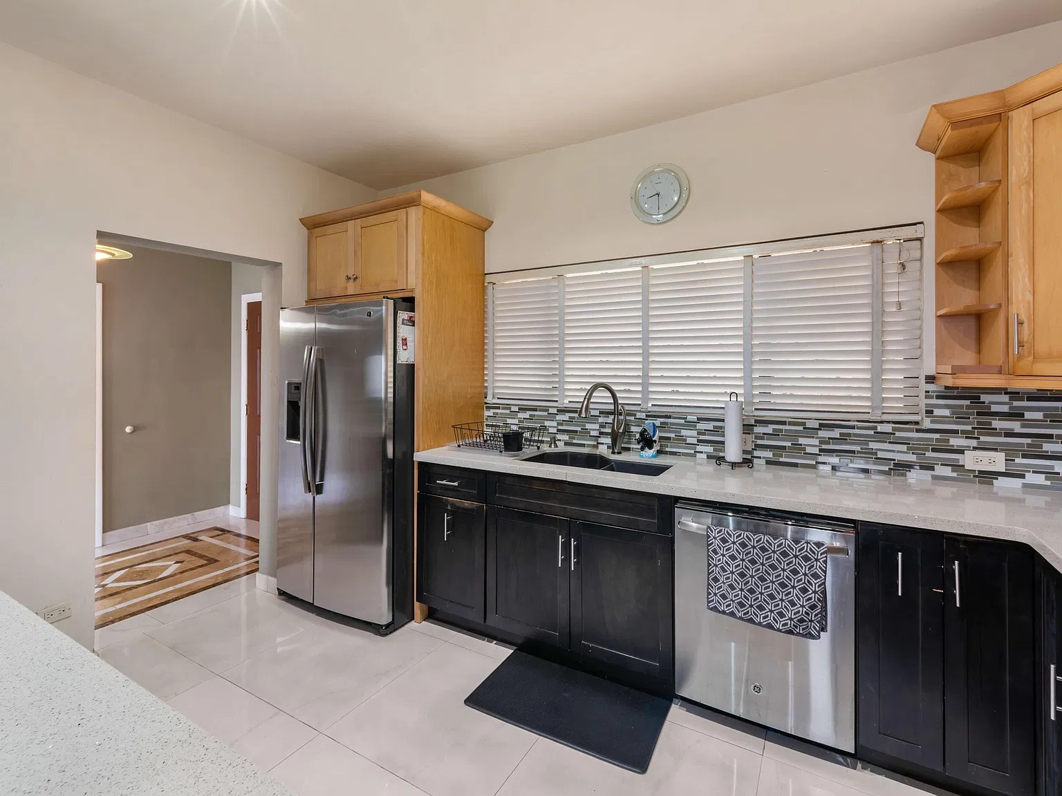 3 bed, $4,200 — Photo 3