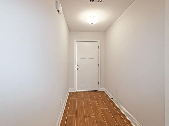 2nd image of 5323 New Iberia Ln