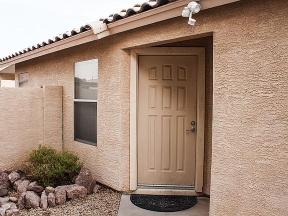 2nd image of 1091 W Kingbird Dr
