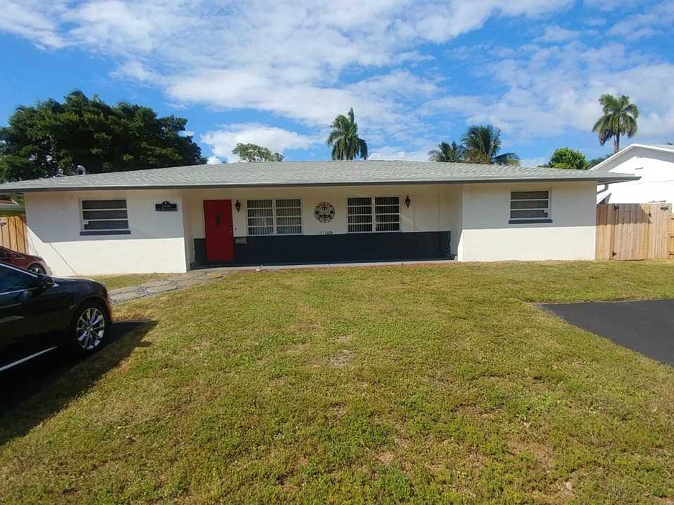 1st image of 1539 NE 33rd St