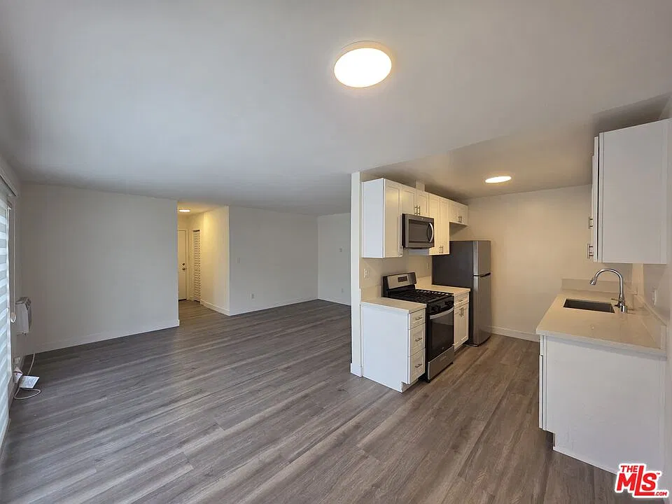 7972 Norton Ave #7