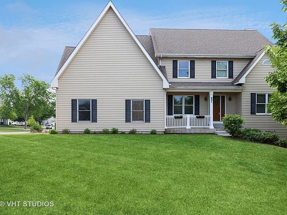 2nd image of 931 Creekview Ln