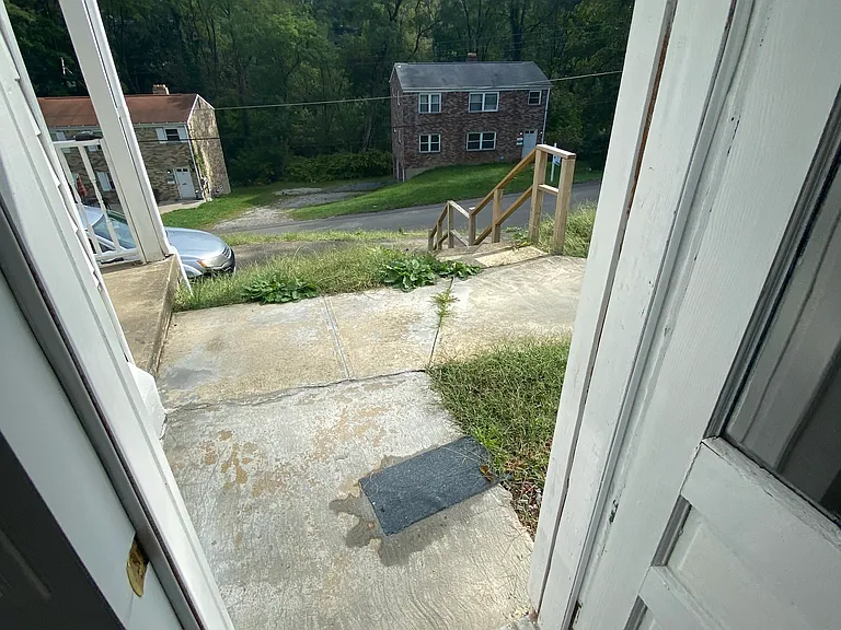 61 Pointview Rd #1 — Photo 73