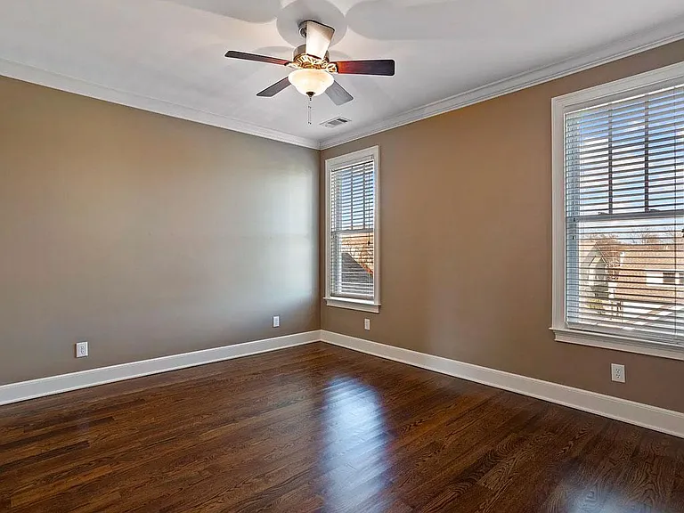 920 Caruthers Ave — Photo 28