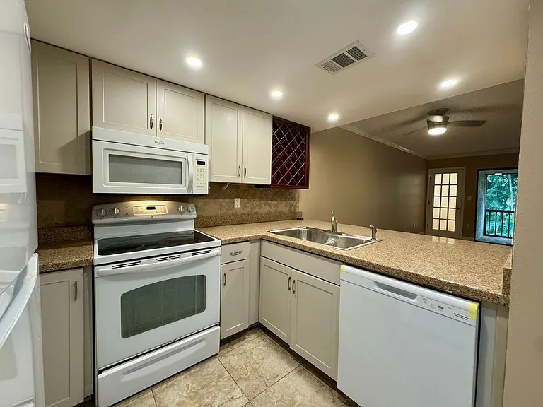 4570 Ringwood Mdw — Photo 8
