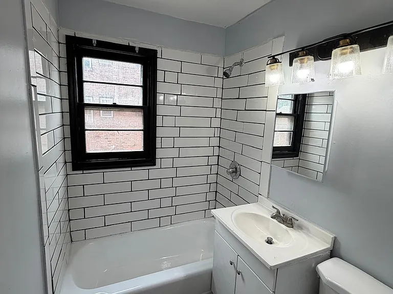 1611 Oliver St #1R — Photo 5