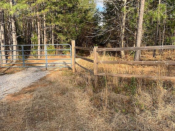 2nd image of 1340 County Road 260