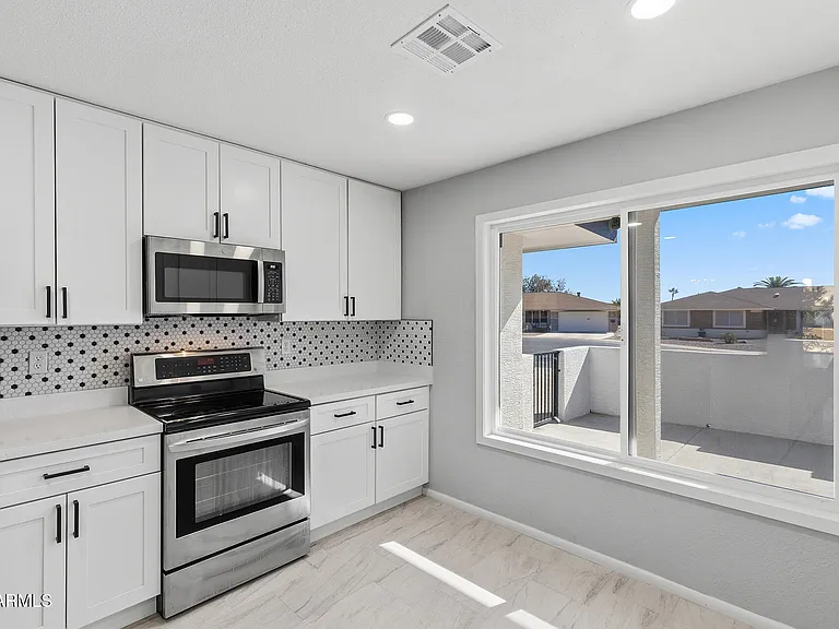 16817 N Meadow Park Dr — Photo 17
