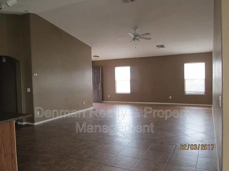 1124 E Maddison St — Photo 3