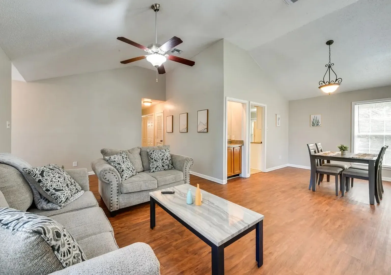 Jefferson Place Condominiums — Photo 2