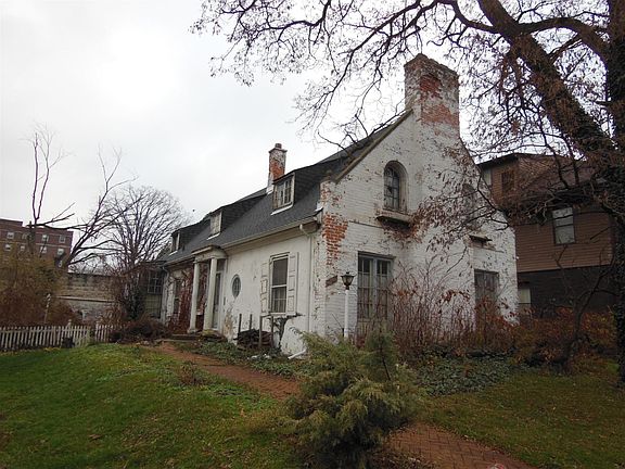 4th image of 1108 Van Dyke St