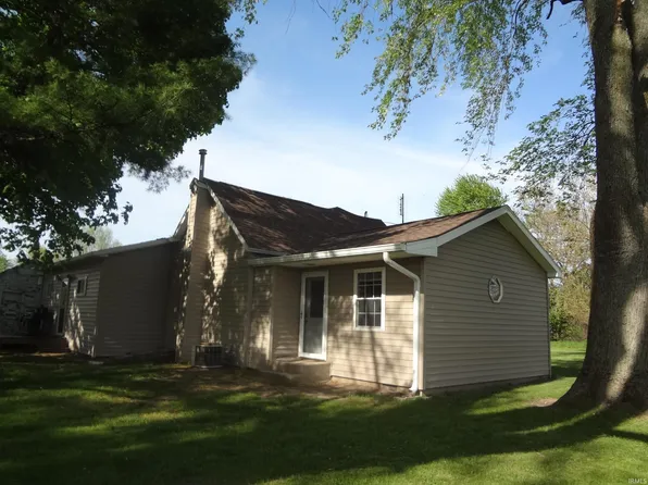 2298 E 300th Rd N, Rochester, IN 46975