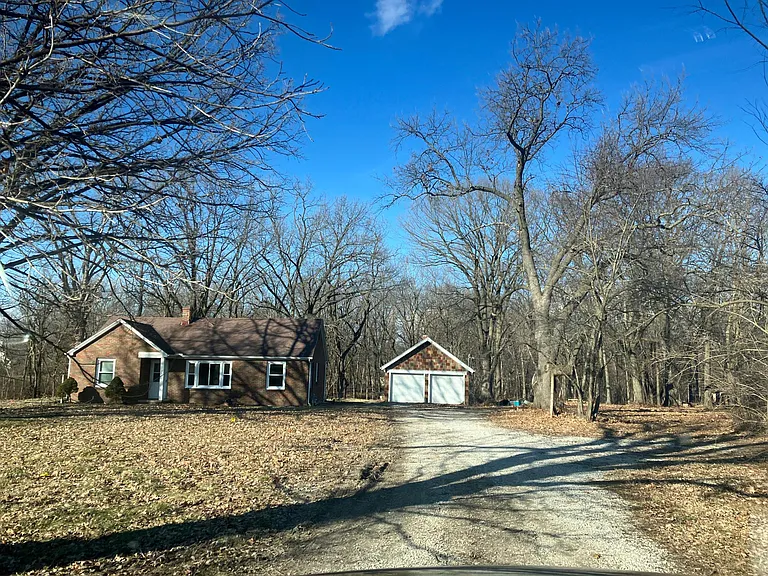 1403 W Hickory Grove Rd — Photo 4