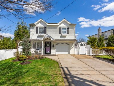 40 Beverly Place, Massapequa, NY, 11758