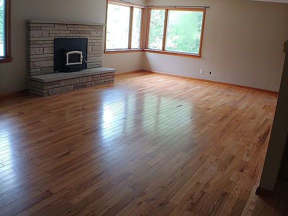 2nd image of 468 Overlook Dr NE