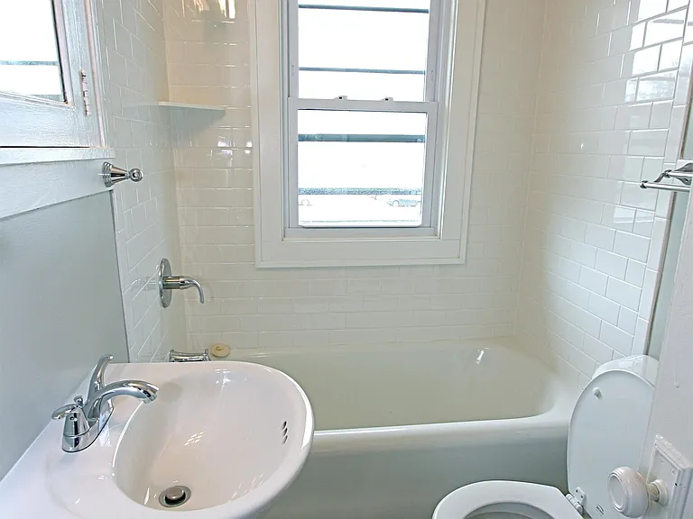1622 Sherburne Ave #1 — Photo 4