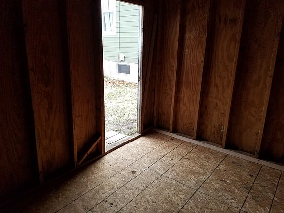 5th image of 219 E Roosevelt Ave