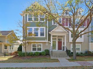 130 Waterbury Cir, Schaumburg, IL
