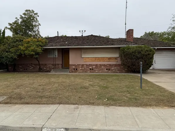 880 I St, Parlier, CA 93648