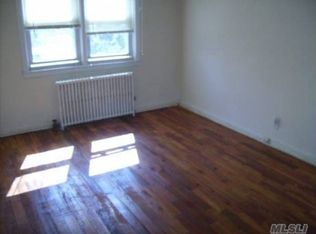 8953 220th St, Queens Village, NY