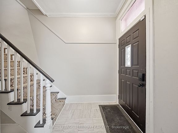 5th image of 28 Railway St W