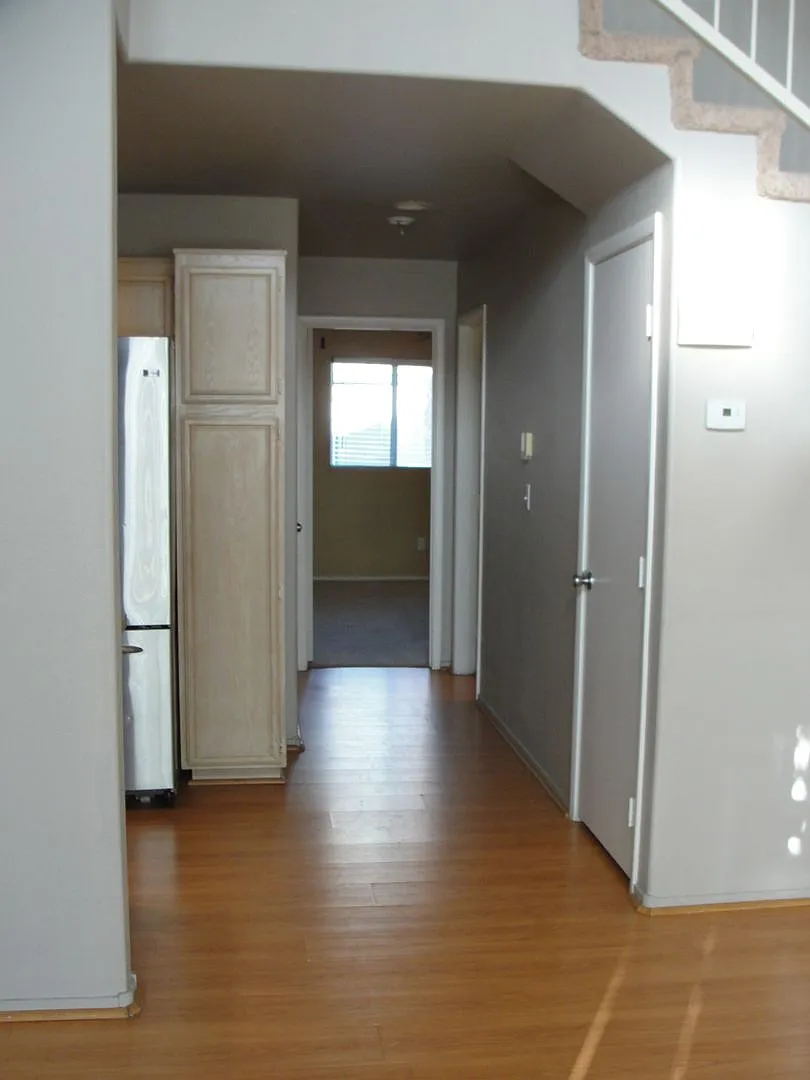 Perfect Roommate Townhouse — Photo 4