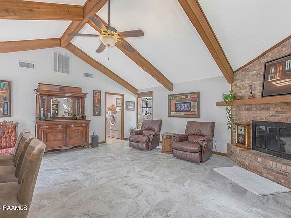 4th image of 105 Buttercup Cir