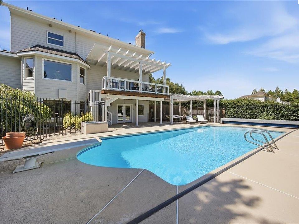 1st image of 1128 Country Ridge Dr