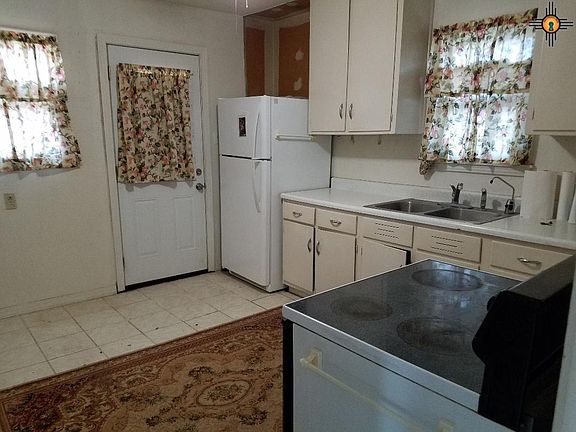 3rd image of 1222 E Green Acres Dr