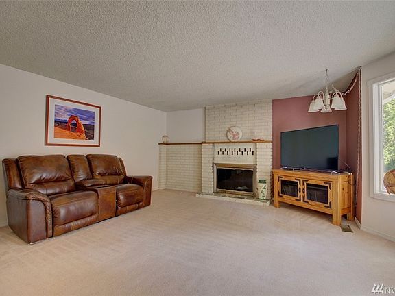 3rd image of 3126 26th Ave NE