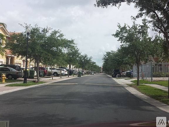 3rd image of 521 NE 21st Ter #521