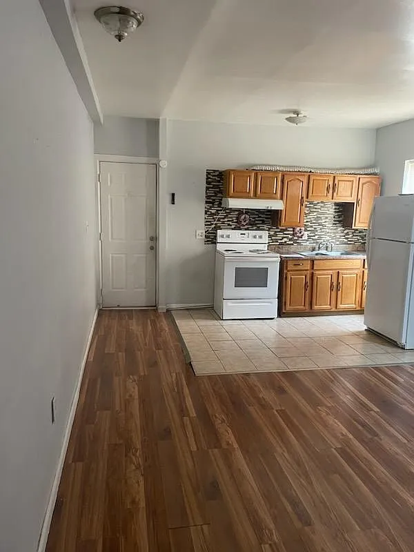 1 bed, 750 sqft, $950 — Photo 2