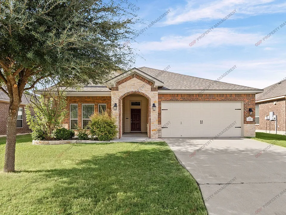 612 Cross Dr