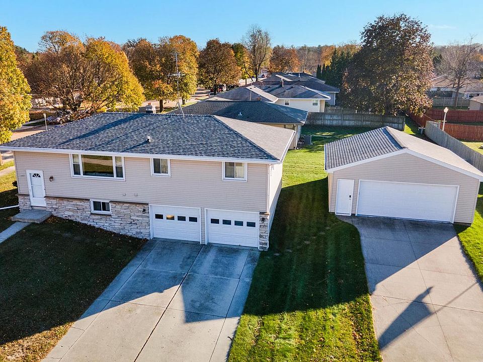 1st image of 1603 Parkwood BOULEVARD