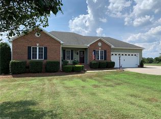 207 Breckenridge Ct, Lexington, NC 27292